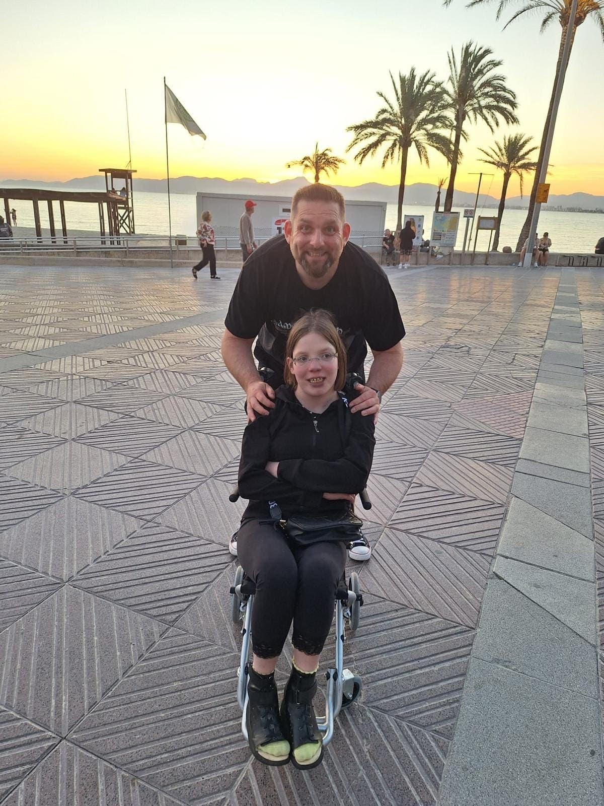 Große Stars & Sonnenstrahlen – Anikas Wunsch auf Mallorca